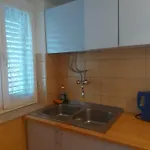 Kate Πανσιόν 4*