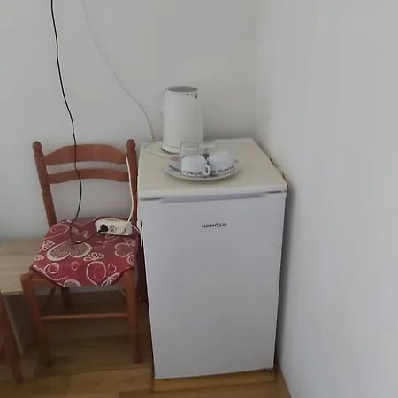 Kate Pensión Krk Town